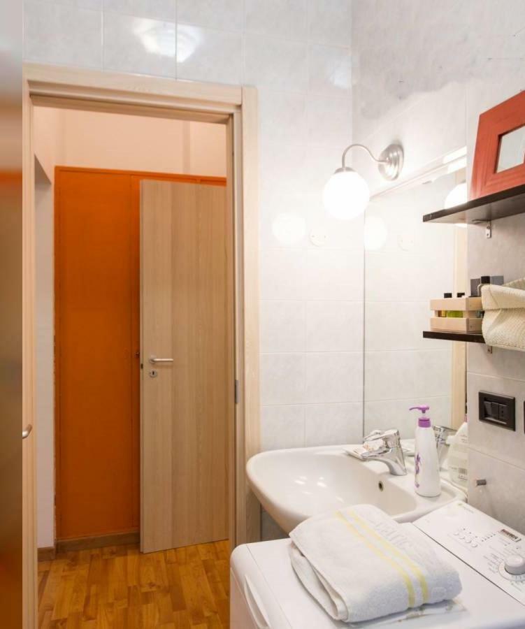 Isola Lagosta Apartment ميلان المظهر الخارجي الصورة